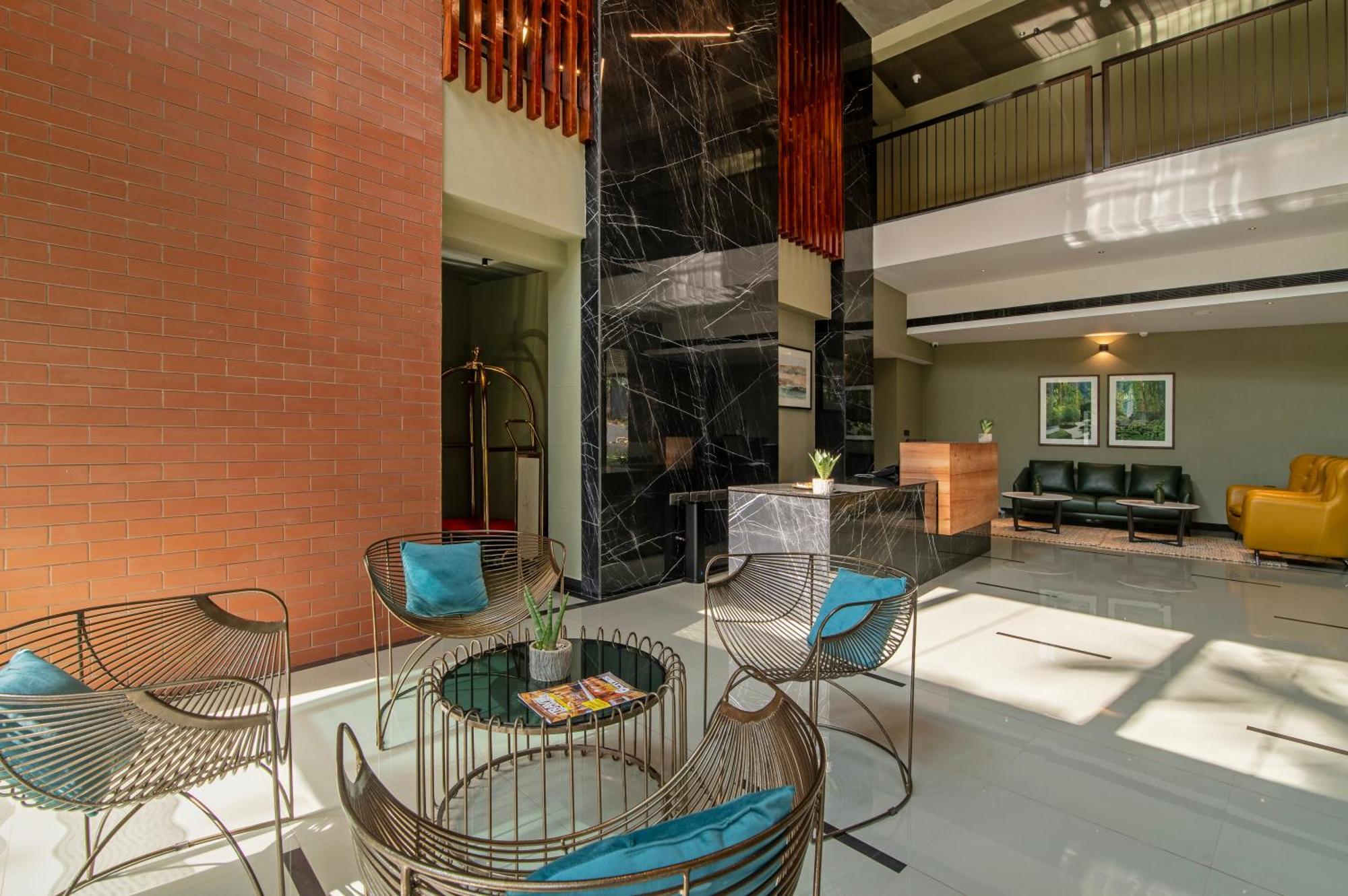 Sterling Athirappilly Hotel Kallana Exterior photo